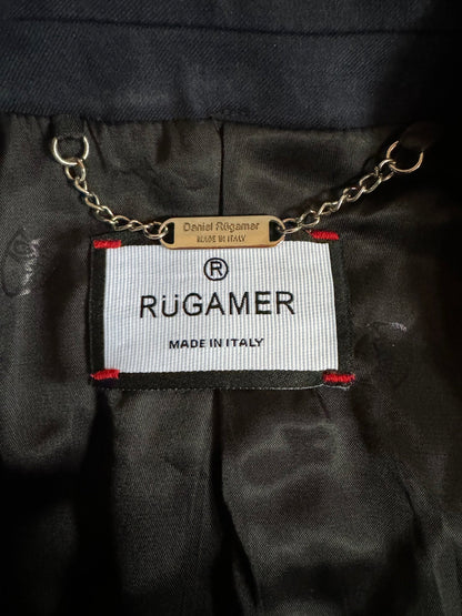 Detailaufnahme des edlen Innenfutters mit Daniel Rügamer Signet - luxuriös verarbeitet
